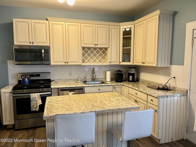 Photo - 216 Main St Unidad up