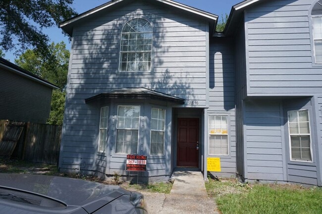 Building Photo - 3/2 Westside Townhome