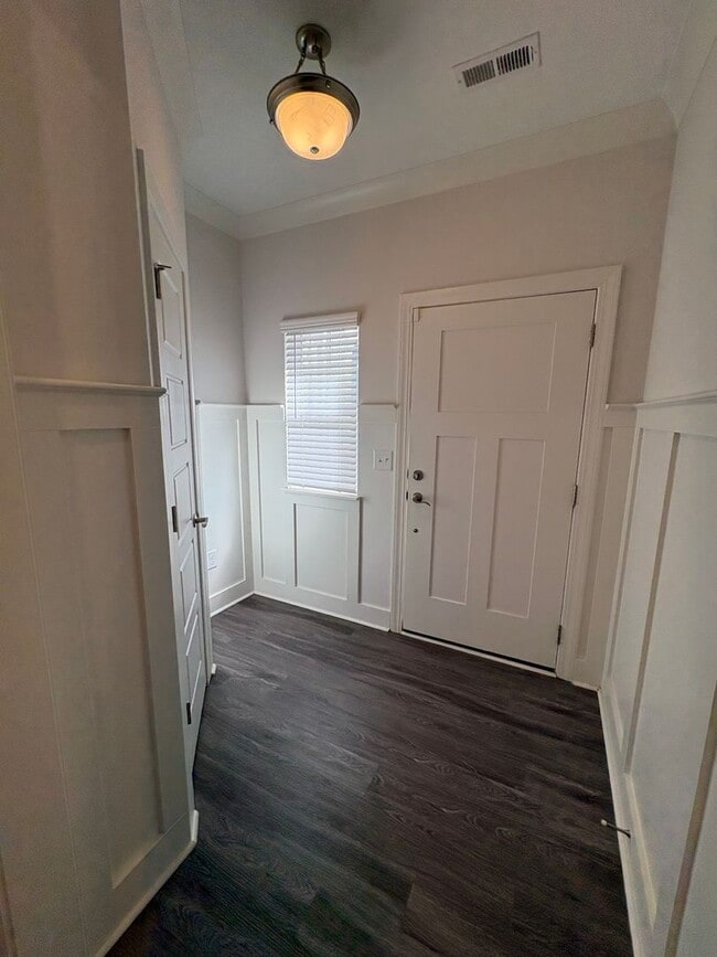 Photo - 3 Bedroom 2.5 Bath Townhome is the Madison Park area!!!