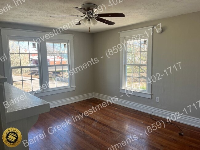 Photo - 224 E Poplar St Unit 2