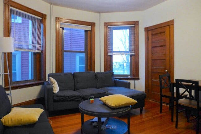 Photo - 122 Calumet St
