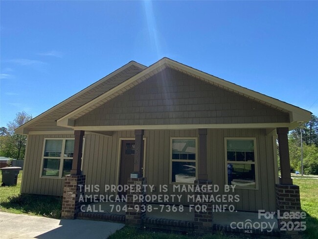 Building Photo - 1418 Ontario Dr