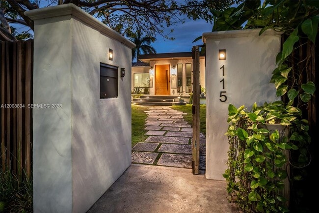 Photo - 115 SW 23rd Rd