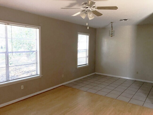 Photo - 700 Vassar Ct Unit A