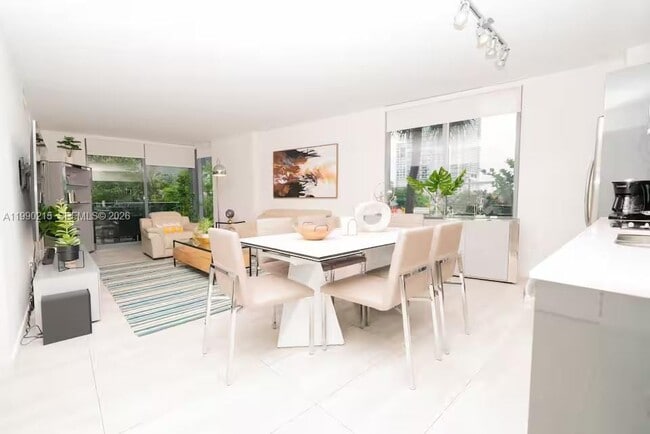 Photo - 31 SW 6th St Unit 301