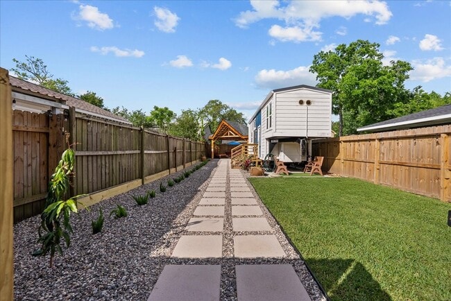 Photo - 4734 Oleander St