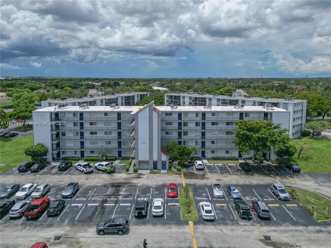 Building Photo - $2,100MONTHLY;8740 N SHERMAN CIR. #408 MIR... Rental
