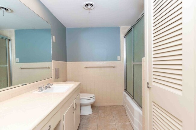 Photo - Charming 2 bedroom/2 bathroom Downstairs Unit