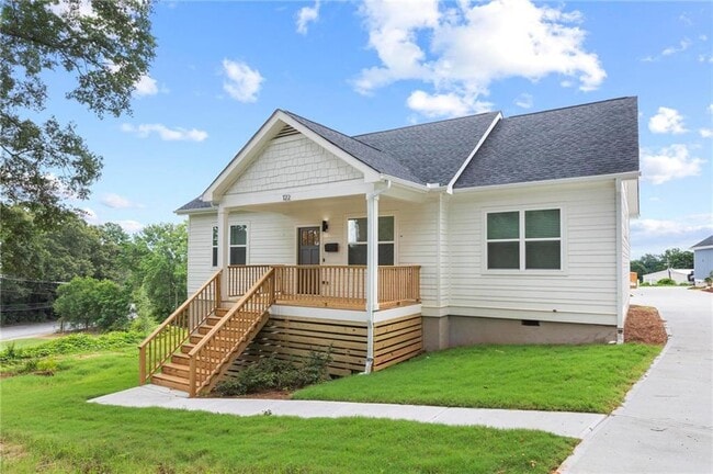 Photo - 122 Hilltop Dr SW