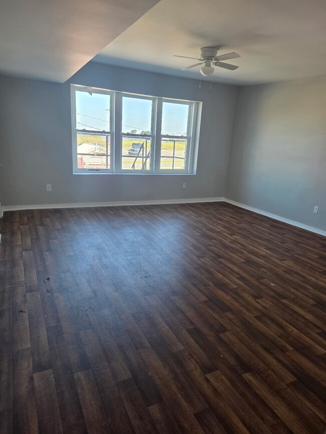 531 W Main St Unit 104