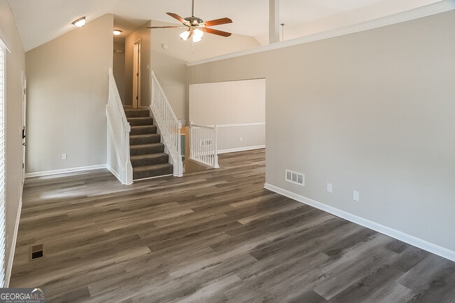 Photo - 100 Creekside Cir