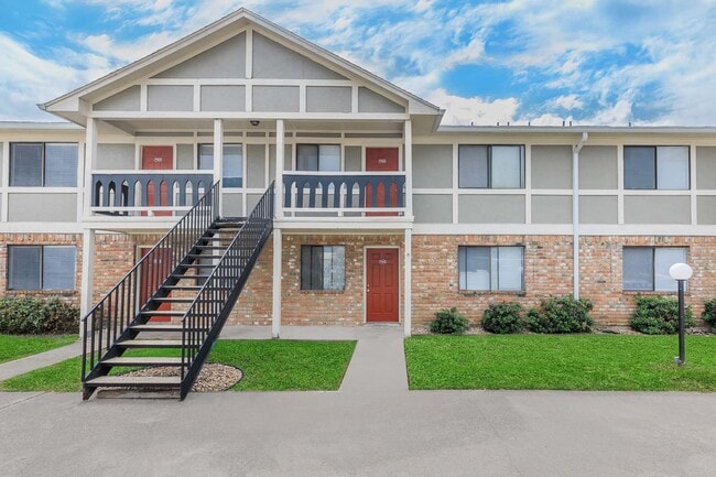 Castlewood Apartments