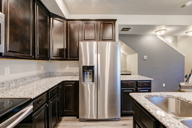 Photo - 884 Winding Brk Dr