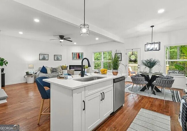 Photo - 3925 Pineshore Cir