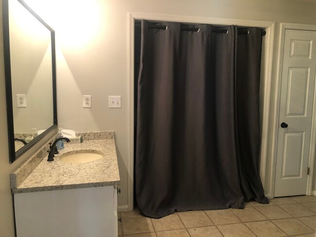 Photo - 503 St Joseph Dr NW