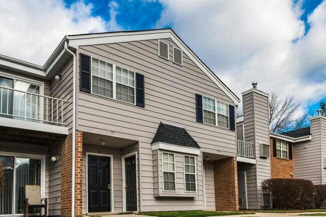 SC-Exterior-New-Paint-2-1500x1000 - Stirling Court