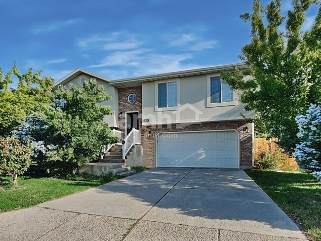 Building Photo - 1625 E Bateman Way