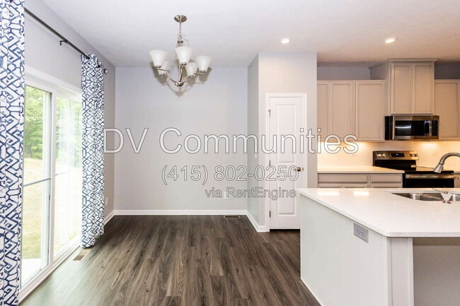Photo - 7226 Hillsview Dr