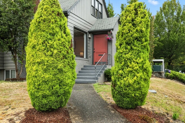 Photo - 423 NE 55th Ave