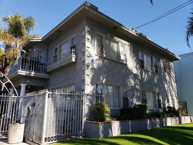 3rd Street Apartments