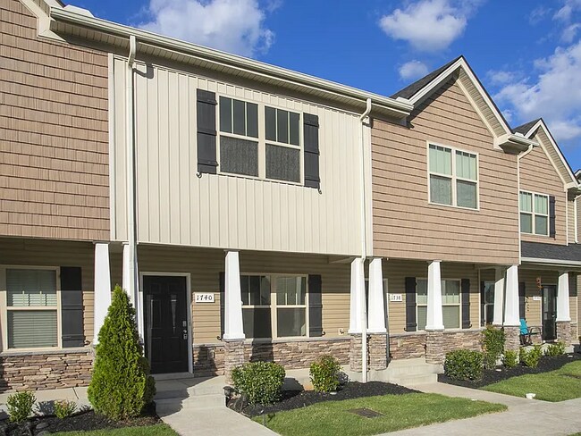 Photo - 1740 Sprucedale Dr Townhome
