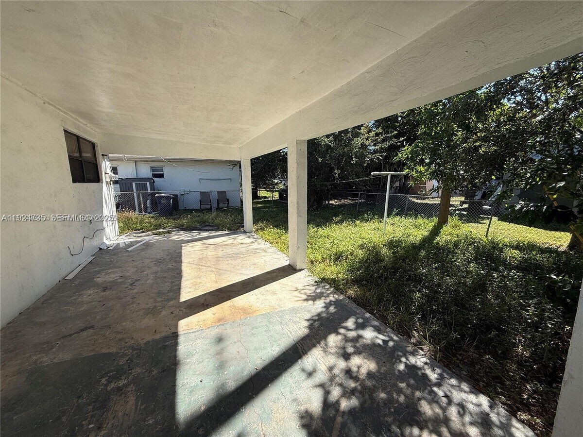 Photo - 521 SW 9th St Unit 1