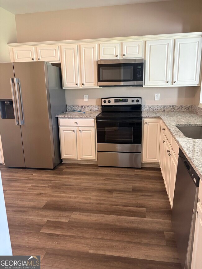 226 Regent Square