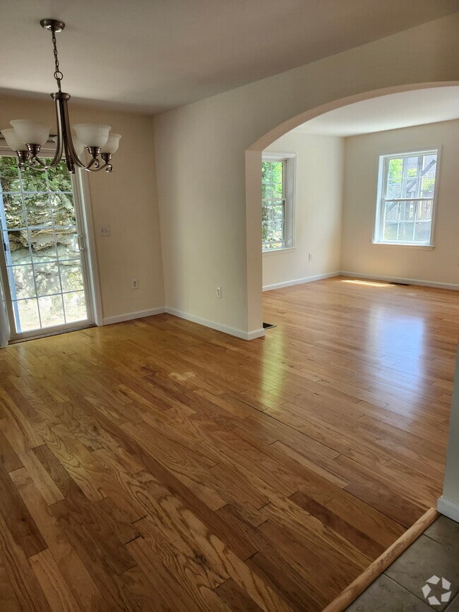 Building Photo - 126 Nethermont Ave Rental