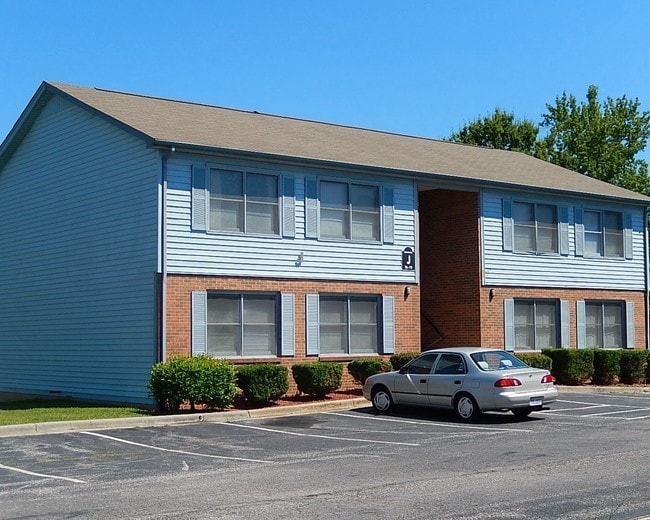 Halifax Court - Halifax Court Apartments