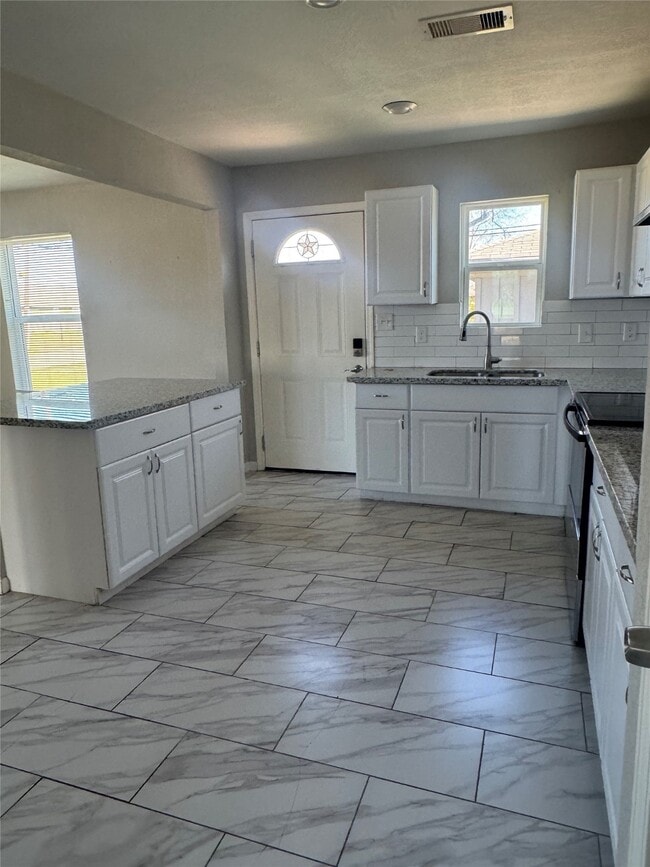 Photo - 432 Dr. Martin Luther King Jr. Dr.