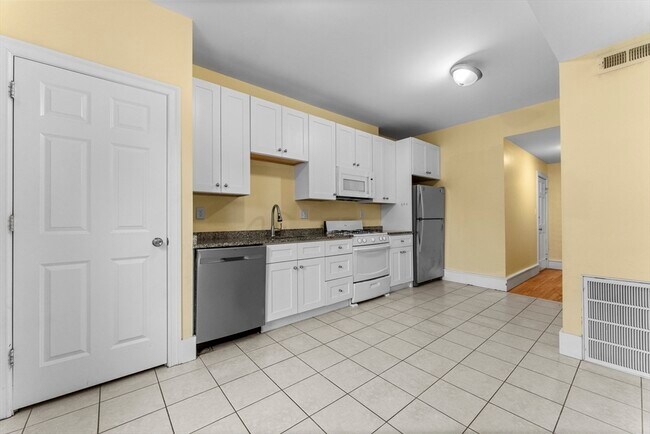 Photo - 573 Washington St Unidad 2