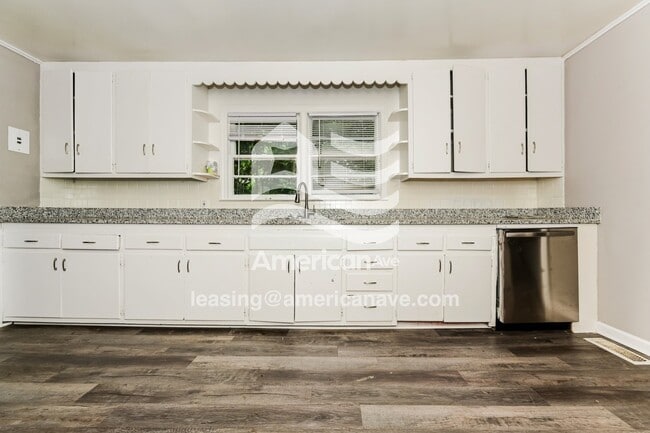 Photo - 156 Parkwood Ave