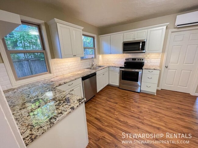 Photo - 2334 Augusta St