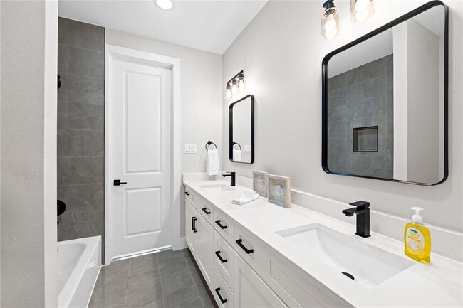 Building Photo - 2610 Piemonte Avenue Cir Rental