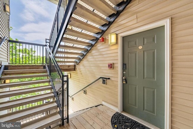 Photo - 5123 Travis Edward Way Unidad H