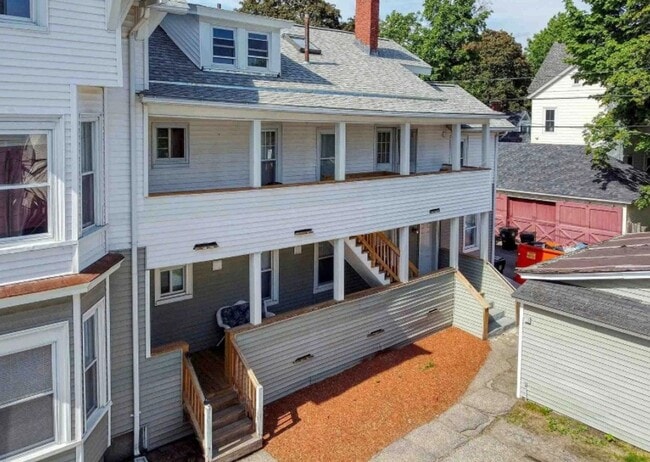 Photo - 715 Union St