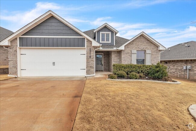 Building Photo - NE Edmond Home