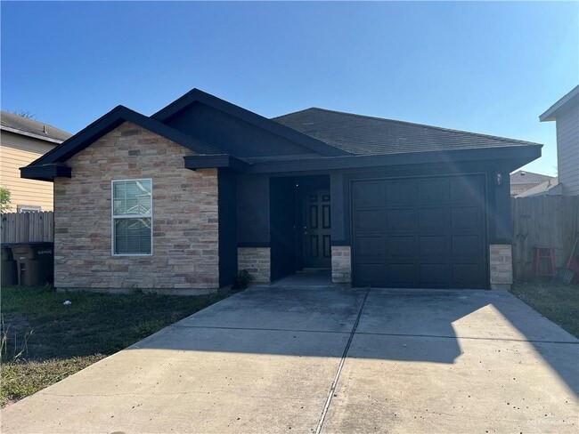 Building Photo - 20 W Figueroa St