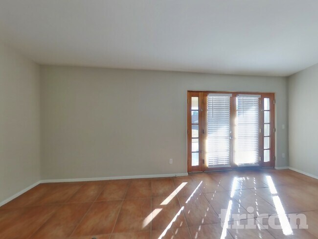 Photo - 2601 S 79th Dr