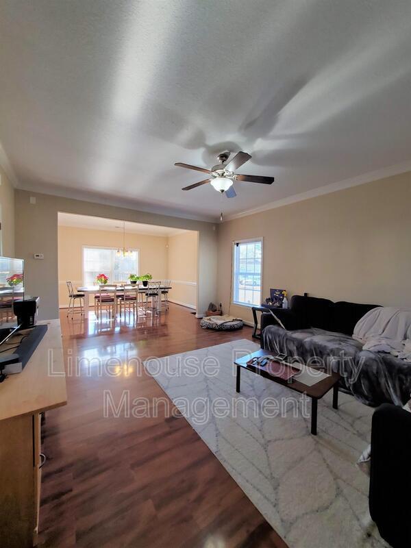 Photo - 2001 Pershing Ave