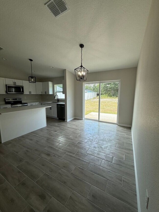 217 Oak Ln Rd