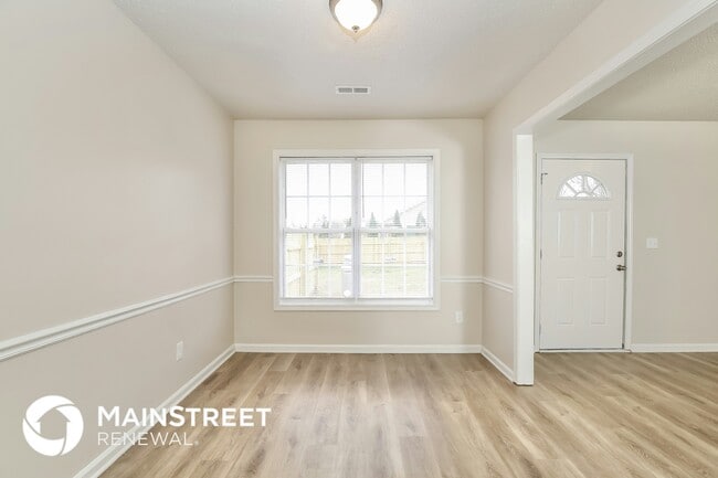 Photo - 3612 Markham Rd