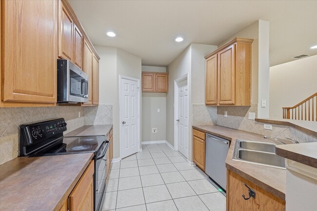 Photo - 1725 Brookview Dr