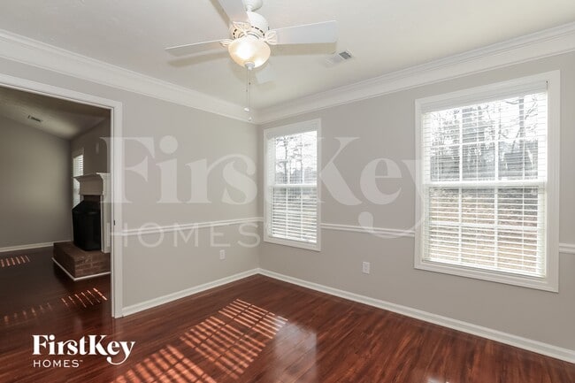 Photo - 715 Sandstone Trail