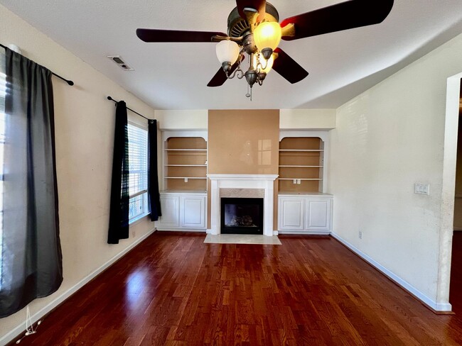 Photo - Spacious Home with Open Floor Plan and Community Parks in Golf Course Neighborhood