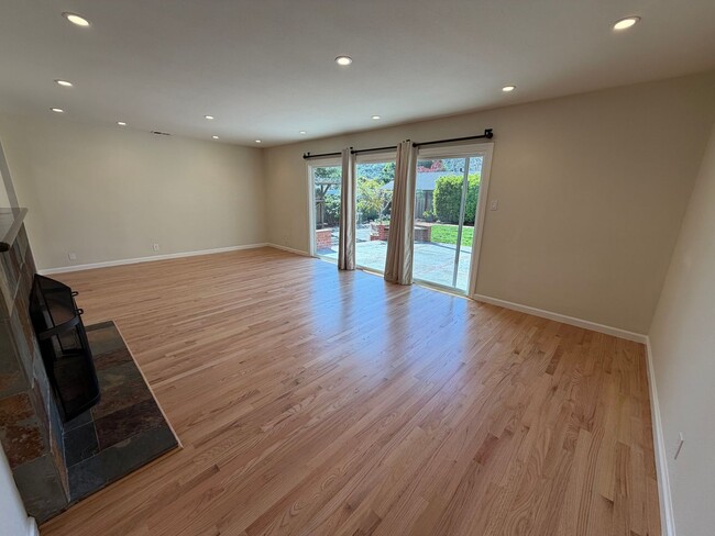 Photo - Beautifully Updated Glenwood (San Rafael) 3x2 Home with Large Yard, HW Floors, Garage