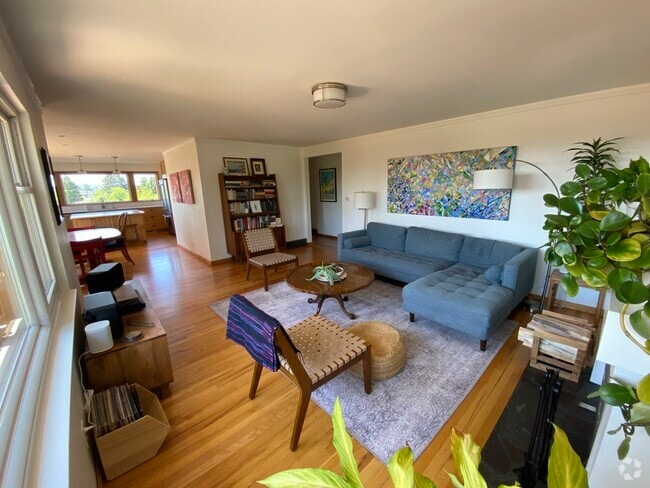 Building Photo - 4051 38th Ave SW Rental