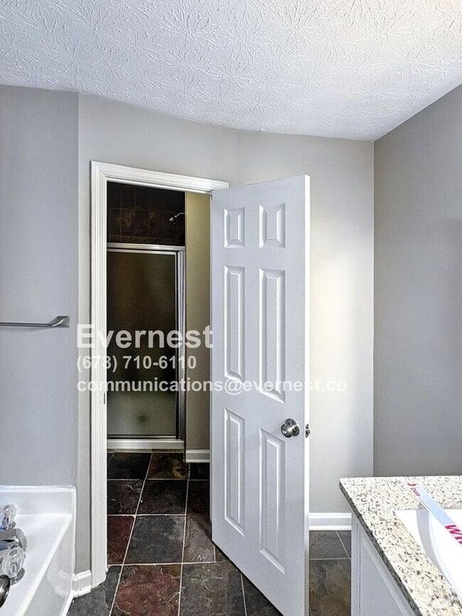 Building Photo - 460 Ward Rd Rental