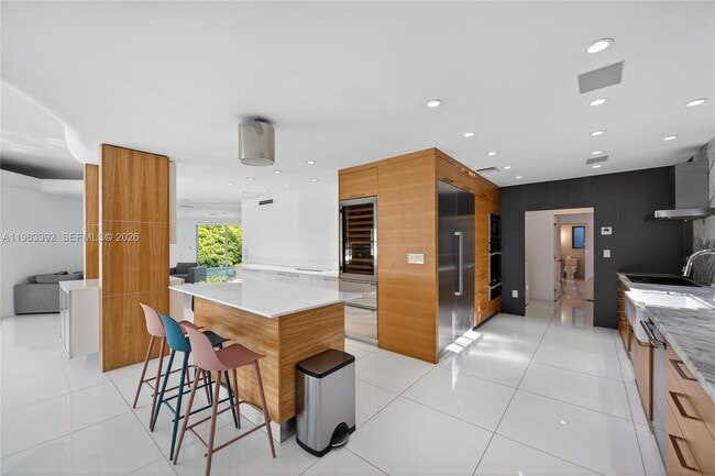 Photo - 1000 N Shore Dr