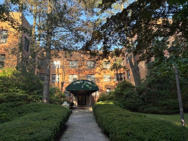 Building Photo - 2 Greenridge Ave Unit 3P Rental